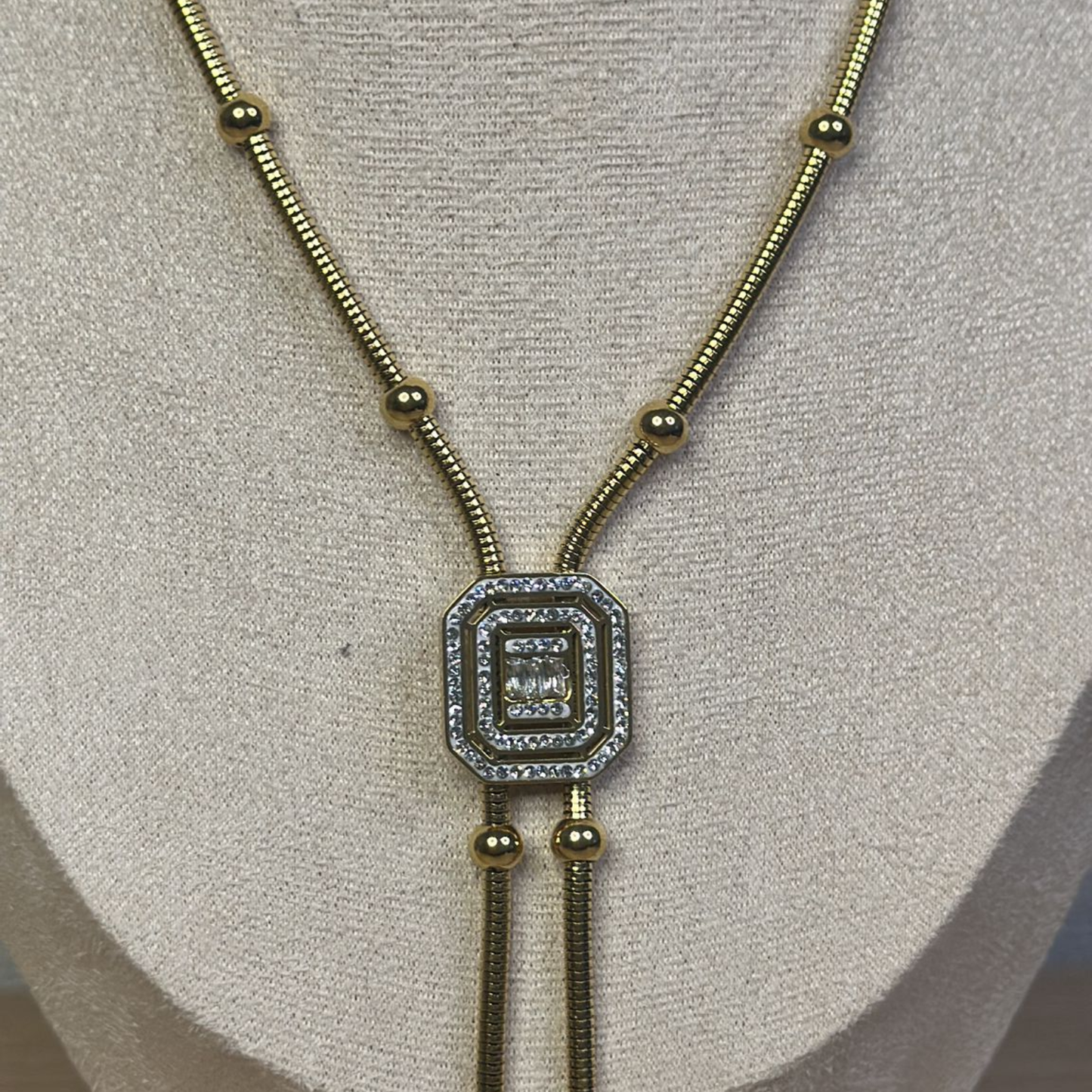 Collana rettangolare in acciaio inox