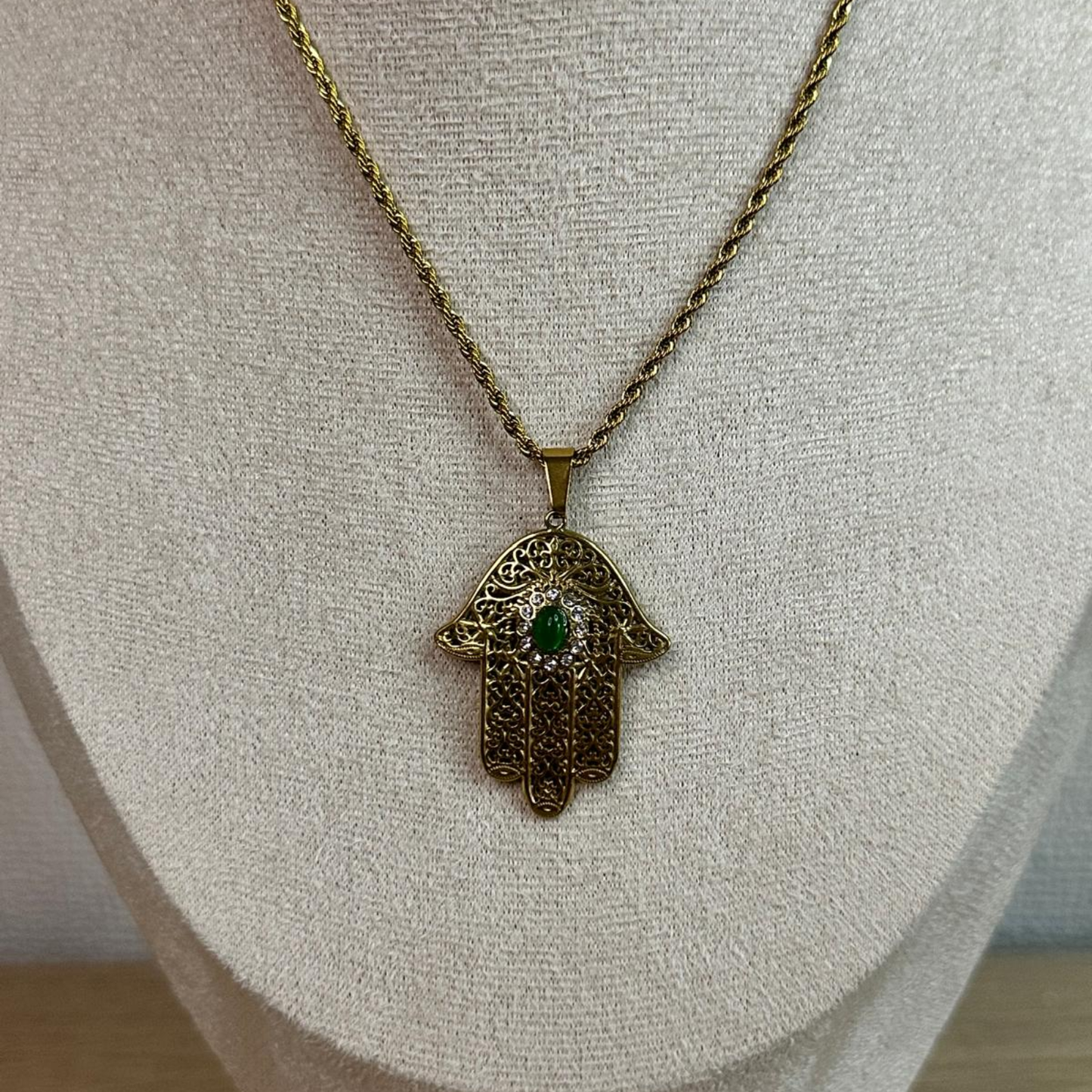 Collana lunga con mano di fatima in acciaio inox